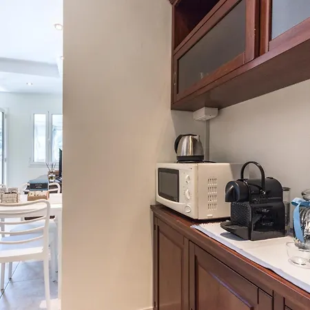 Apartment Stupendo Trilocale Posto Auto Gratuito - Wifi & Netflix *