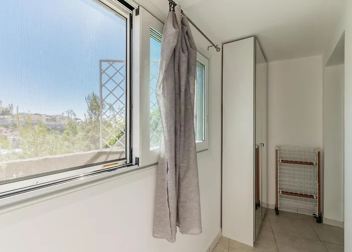 Stupendo Trilocale Posto Auto Gratuito - Wifi & Netflix